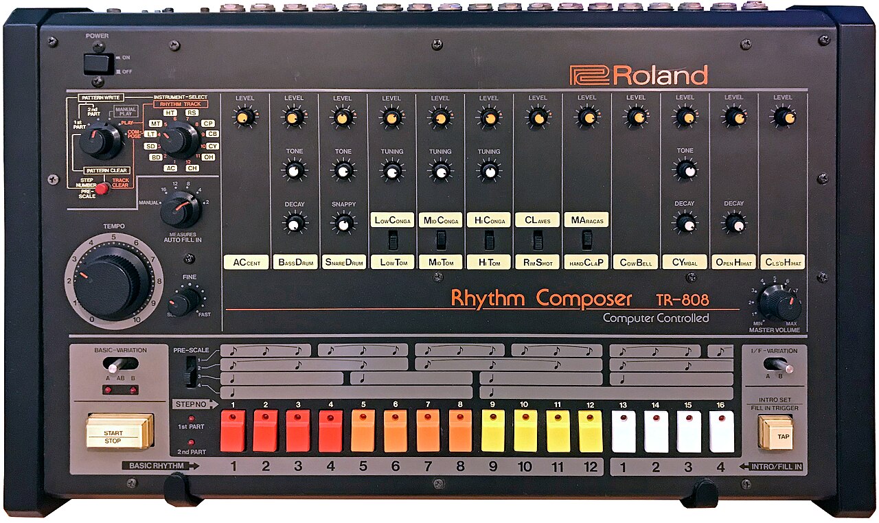 Boîte à rythmes Roland TR-808 exposée au Musical Instrument Museum de Phoenix