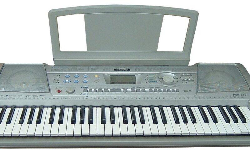 Clavier électronique Yamaha à accompagnement automatique