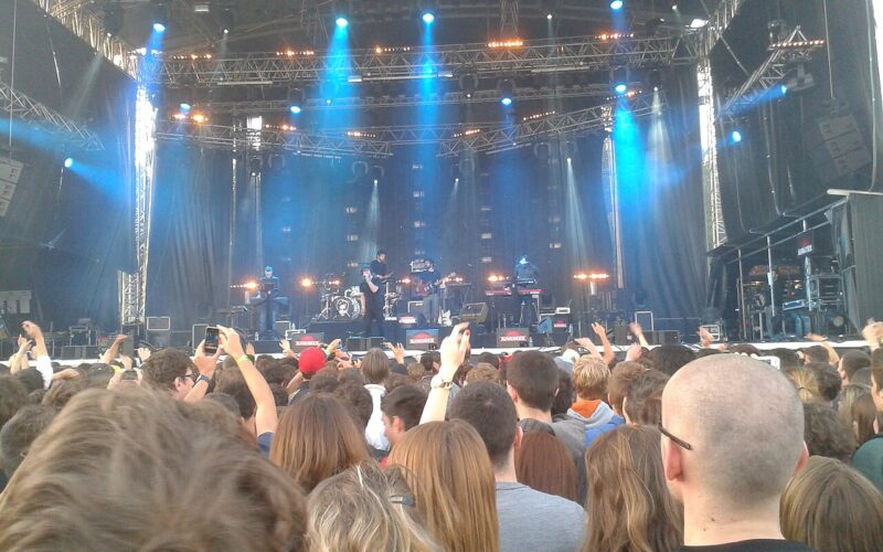 Orelsan sur scène au festival Garorock en 2012