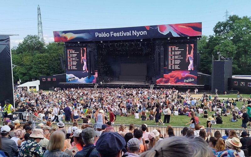 Le public devant la grande scène du Paléo Festival à Nyon