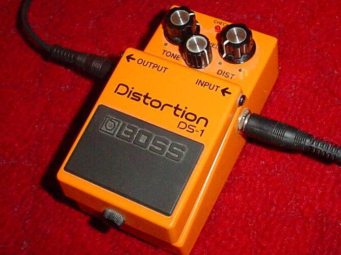Pédale de distorsion Boss DS-1