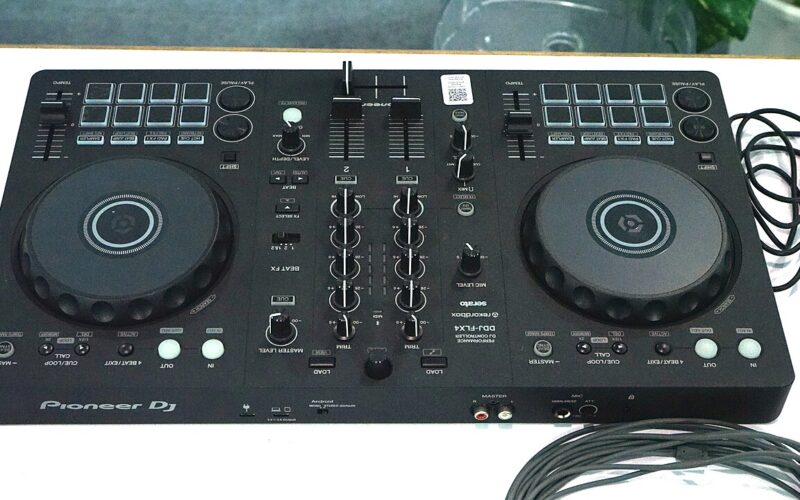 Photo d’illustration : Pioneer DDJ-FLX4 at Taipei Media School booth 20250810